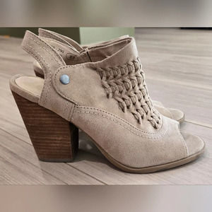 Altar'd State tan sandal heels